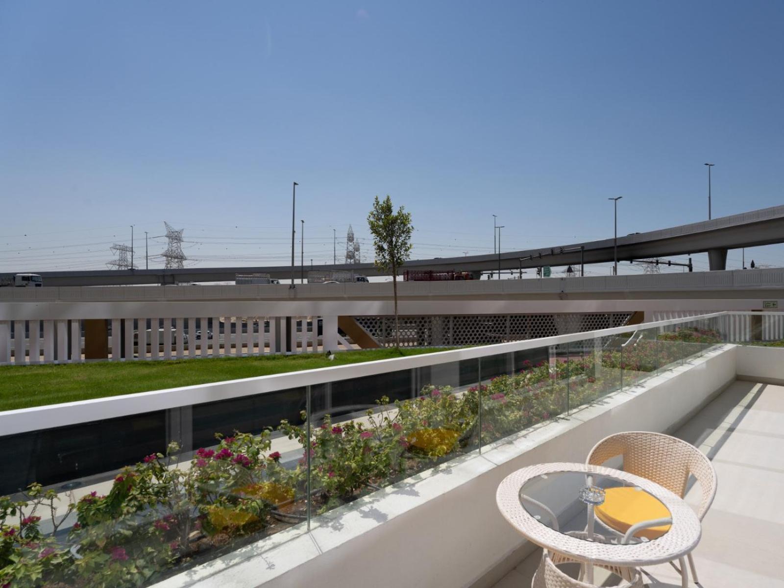 Comfy And Spacious 2Br W Study And Private Pool In Gemz-5 Appartement