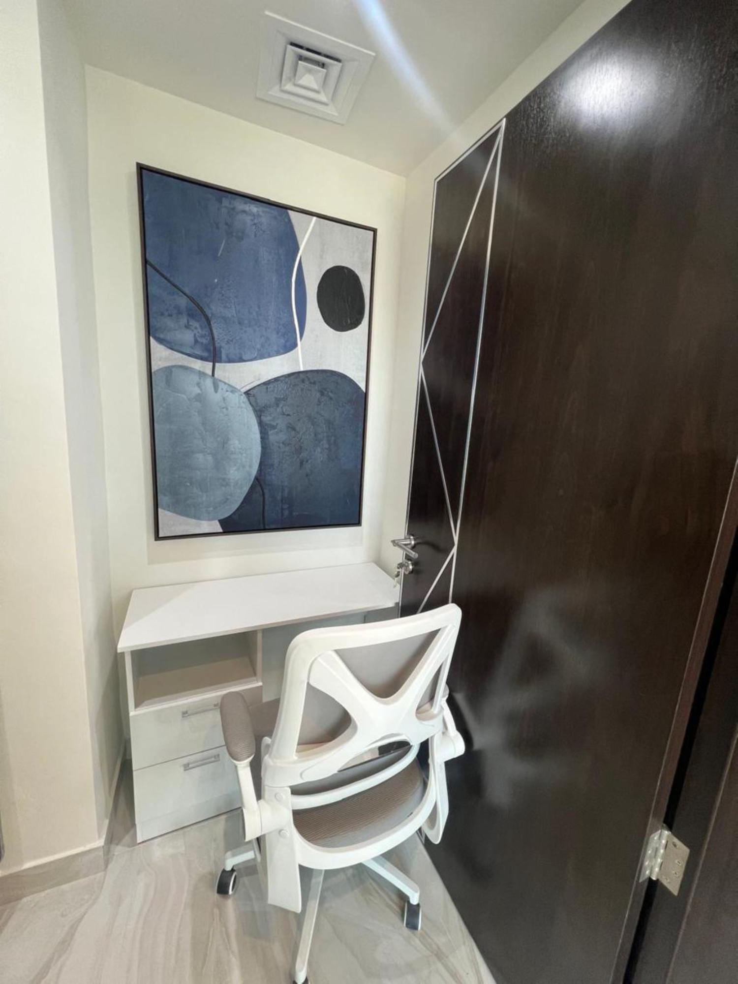 Apartment Comfy And Spacious 2br W Study In Gemz-5 *