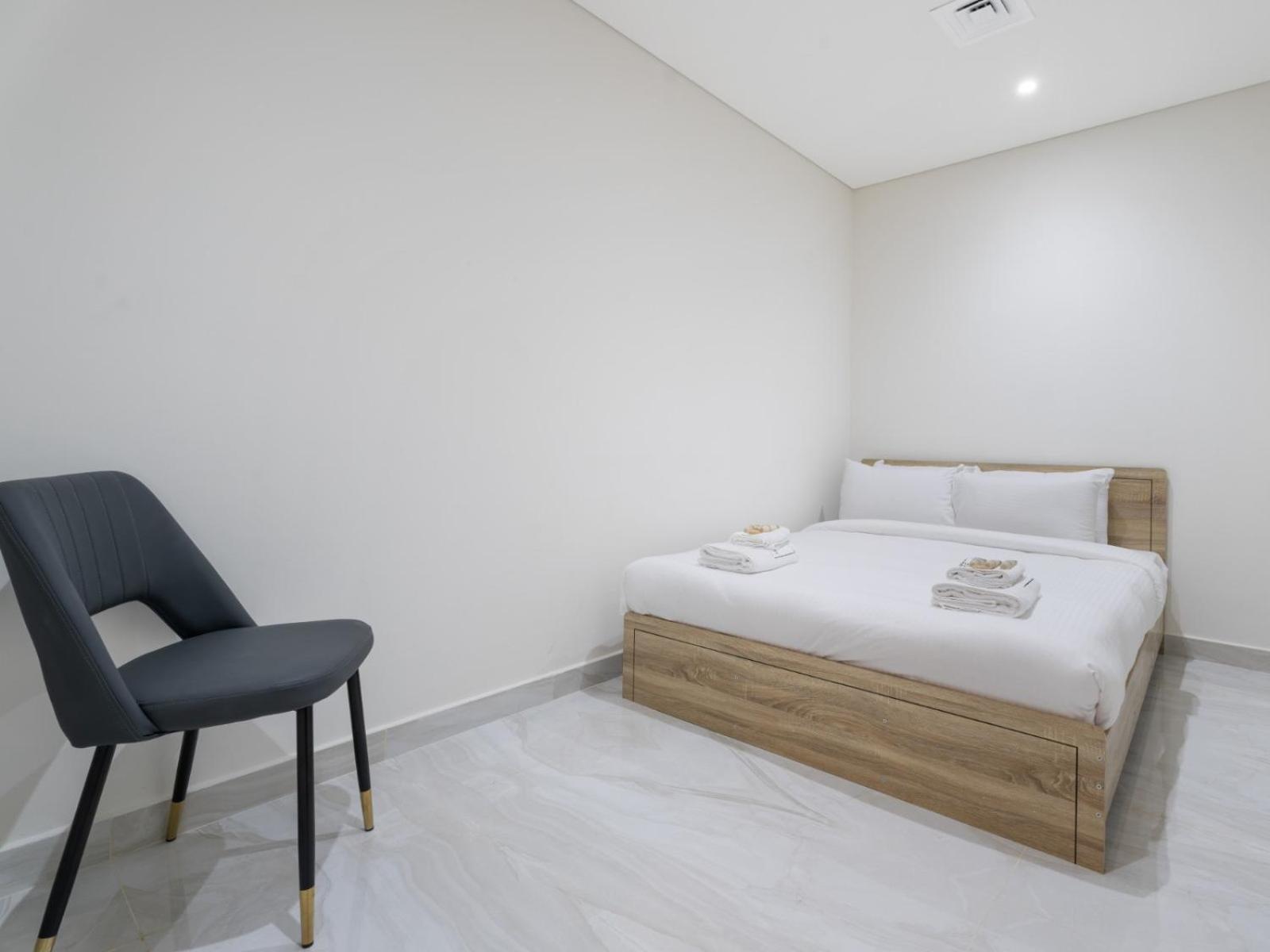 Comfy And Spacious 2br W Study In Gemz-5