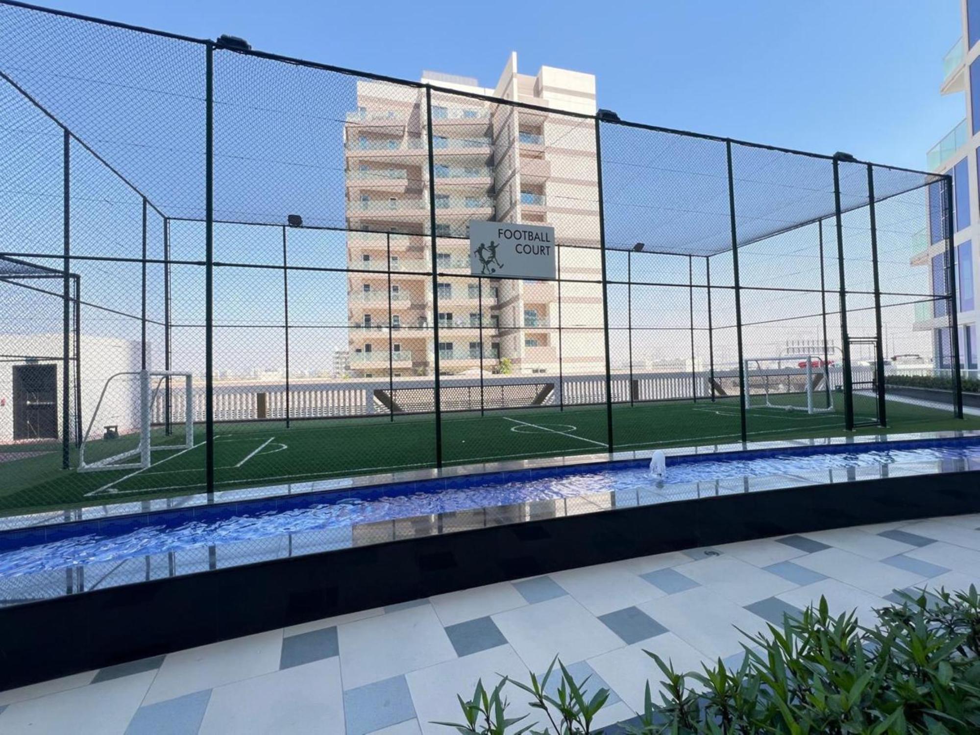 Comfy And Spacious 2br W Study In Gemz-5 Apartment Dubai