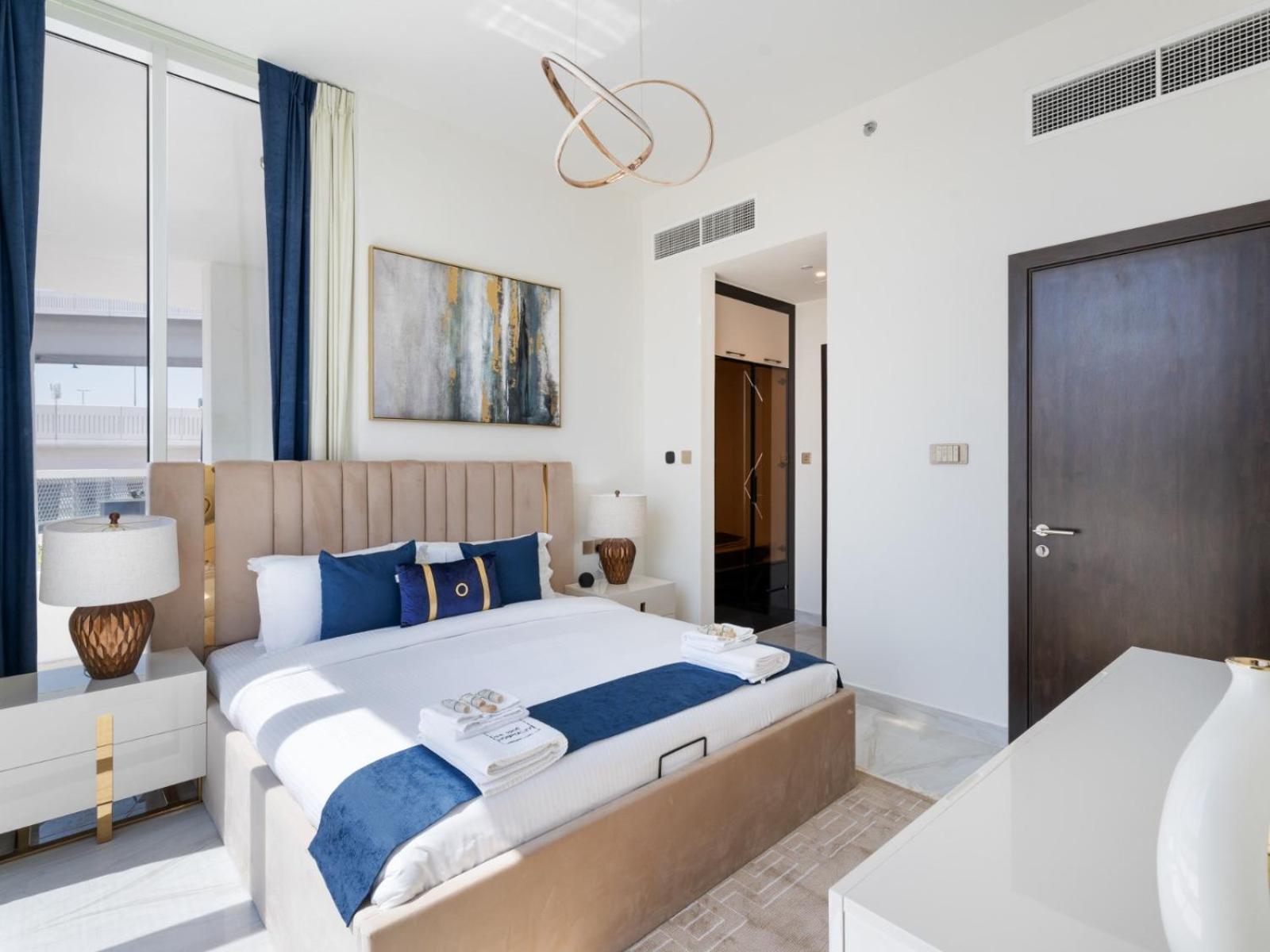 Comfy And Spacious 2br W Study In Gemz-5 * Dubai